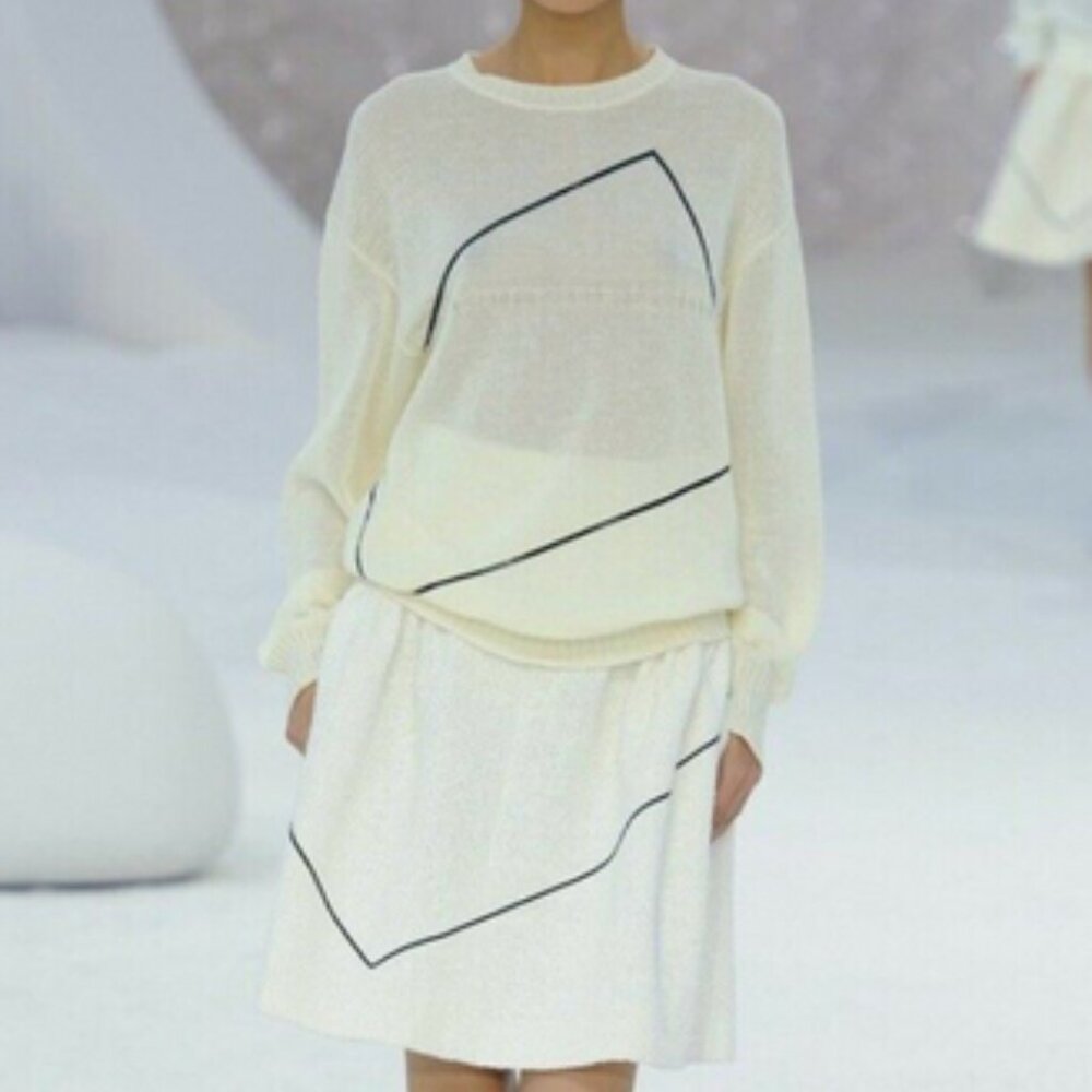 Chanel Sweater, Size 40